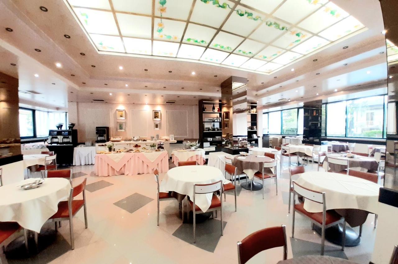 New Tiffany'S Park Lido di Jesolo Exterior foto